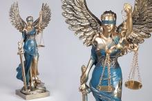 FIGURA DIOSA JUSTICIA ALADA COLOR DORADO Y AZUL 40 CM RESINA