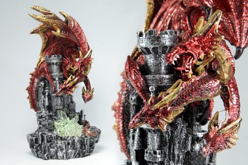 DRAGONES | FIGURA DRAGON DE TRIPLE CABEZA SOBRE CASTILLO CON LUZ LED (COLORES SURTIDOS) 30X16CM