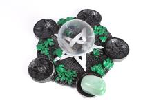 FIGURA PENTAGRAMA BLANCO RODEADO DE MOTIVOS NATURALES Y  PENTAGRAMAS MINI BASE ESPECIAL PARA BOLAS DE CRISTAL O MINERAL 17X17 CM.