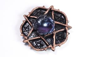 HADAS, BRUJAS Y FANTASA | FIGURA PENTAGRAMA RODEADO DE PENTAGRAMAS MINI BASE ESPECIAL PARA BOLA DE CRISTAL O MINERAL 9X9 CM.