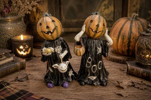 HADAS, BRUJAS Y FANTAS�A | FIGURA RESINA CALABAZA HALLOWEEN SONRIENTE CON TUNICA NEGRA  21X12CM. (MODELOS SURTIDOS)