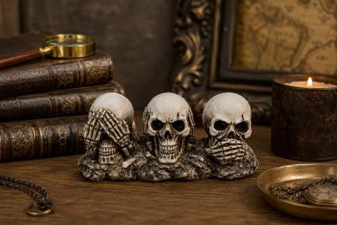 COMODIN | FIGURA RESINA CALAVERAS NO VEO, NO OIGO, NO HABLO 8X16CM.