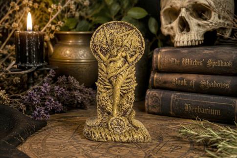 SANTOS Y ARCANGELES | FIGURA RESINA DIOSA PENTACULO INVERTIDO EN ALTAR ARBOREO 20 X 9 CM.