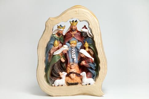 SANTOS Y ARCANGELES | FIGURA SANTO NACIMIENTO EN PESEBRE CON ADORACION DE LOS REYES MAGOS 28 X 22 CM.