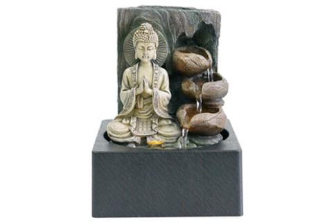 COMODIN | FUENTE RESINA BUDA C/LUZ AMARILLA 18 X 18 X 23.5 CM.