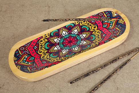 PORTAINCIENSOS | INCENSARIO ANCHO DE MADERA PARA 2 VARILLAS. DECORACION MANDALA 10X2.5X29 CM.