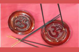 Promociones | INCENSARIO DE MADERA CON SIMBOLO DE OM 10 CMS