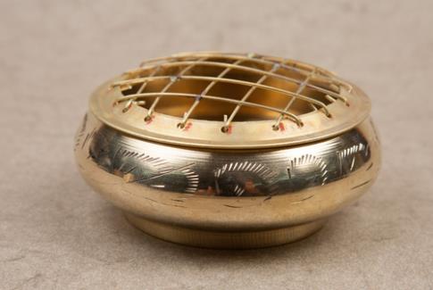 PORTAINCIENSOS | INCENSARIO LATON BOL CON REJILLA 8.5 X 4 CM.