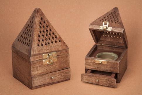 COMODIN | INCENSARIO PIRAMIDE 11X8X8 CMS