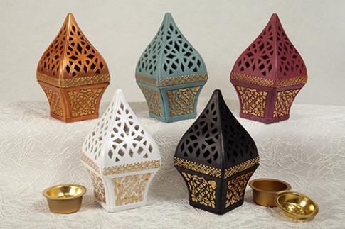 PORTAINCIENSOS | INCENSARIO PIRAMIDE DE MADERA 9X9X17 COLORES SURTIDOS