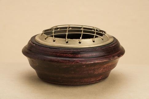 PORTAINCIENSOS | INCENSARIO REDONDO CON REJILLA PARA CARBON 9X4CM MADERA DE MANGO