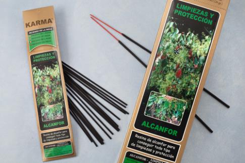 INCIENSOS KARMA NATURALES 16 VAR. (26 GRM) DUR.60" | INCIENSO ALCANFOR (LIMPIEZAS Y PROTECCION) KARMA 16 VARILLAS 26 G.