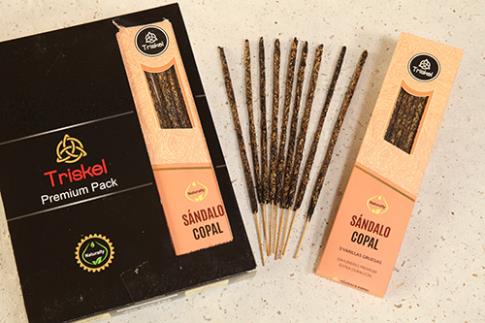 COMODIN | INCIENSO ORGANICO TRISKEL DE SANDALO Y COPAL (9 varillas) (44 gr. aprox.)