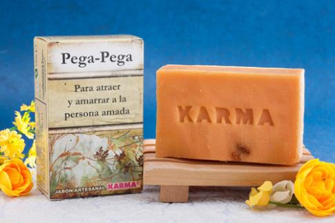 JABONES ARTESANOS KARMA | JABON PEGA-PEGA (ATRAER Y AMARRAR PERSONA AMADA) 100g.