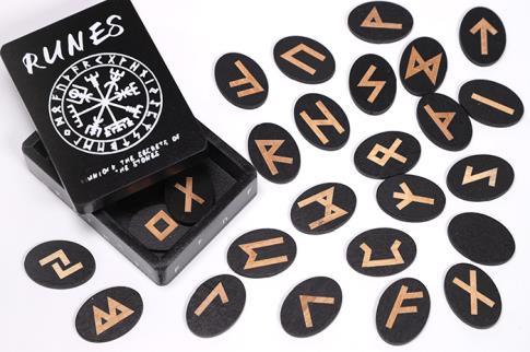 RUNAS | KIT RUNAS MADERA EN CAJA  9,5 X 7 X 3,5 CM