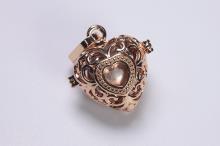 LLAMA ANGELES COBRE COLOR DORADO CORAZON Y SILUETA DE CORAZON 2,10 CM.