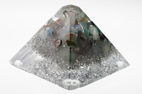 COMODIN | ORGONITA PIRAMIDE 7,2x7,2x4,8 CMS AVENTURINA