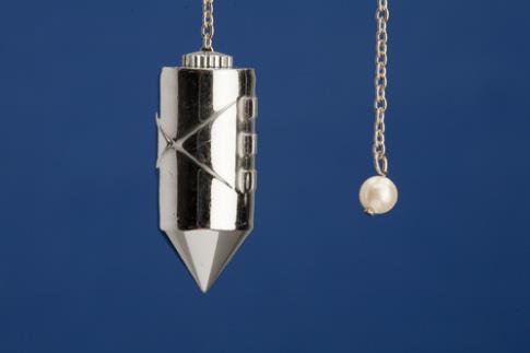 COMODIN | PENDULO ATLANTE DE LATN ELECTROPLATEADO DESENROSCABLE, 3.7 CM. X 1.7 CMS , 47 GR.