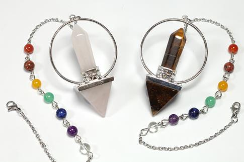 PENDULOS Y VARILLAS RADIESTESIA | PENDULO PIRAMIDE INVERTIDA CON PUNTA MINERAL Y PIEDRAS 7 CHAKRAS (MINERALES SURTIDOS)