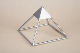 PIRAMIDES | PIRAMIDE ALUMINIO 15 CM. CON PIRAMIDON DE CARTON