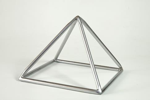 PIRAMIDES | PIRAMIDE ALUMINIO 15 CM.