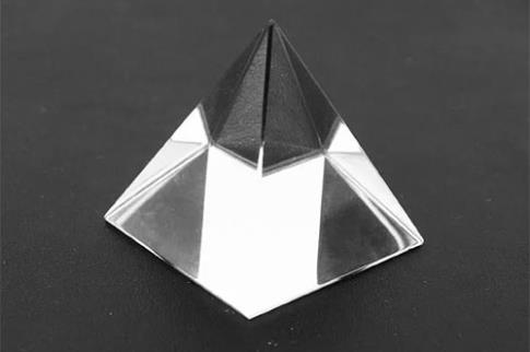 COMODIN | PIRAMIDE DE CRISTAL 7 X 7 (SINTETICA)