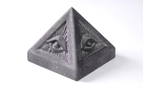DRUSAS, BONSAIS Y COMPLEMENTOS | PIRAMIDE SHUNGITA CON OJO GRABADO 5X5 CM.