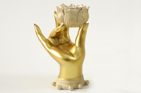 FIGURAS DIOSES, BUDAS Y MONJES | PORTALUMINAS FIGURA MUDRA SOSTENIENDO FLOR 18X10CM