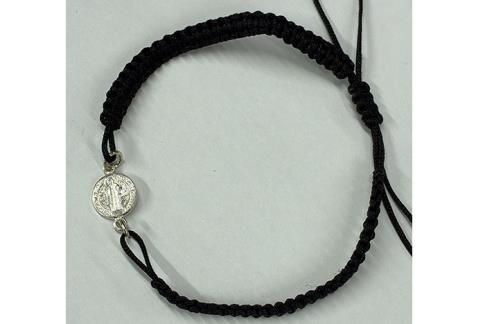 PULSERAS | PULSERA PLATA MEDALLA SAN BENITO CON CORDON TRENZADO (NEGRO O ROJO)