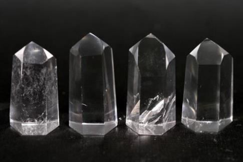 COMODIN | PUNTA DE CRISTAL DE ROCA PULIDO APROX 10 gr
