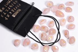 RUNAS | RUNAS CUARZO ROSA (25 PIEZAS 2CM APROX.)