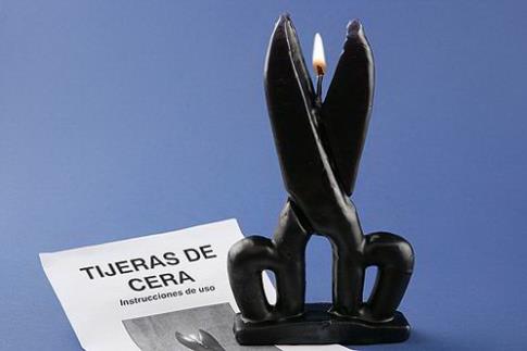 FIGURAS DE CERA | TIJERA DE CERA NEGRA (12x21 cm)