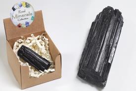 DRUSAS, BONSAIS Y COMPLEMENTOS | TURMALINA CHORLO EN CAJITA 5,5X5,5CM