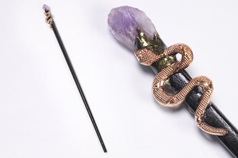 VARITAS DE PODER | VARITA DE MADERA CON PUNTA DE TURMALINA Y TETRAGRAMATON 36CM